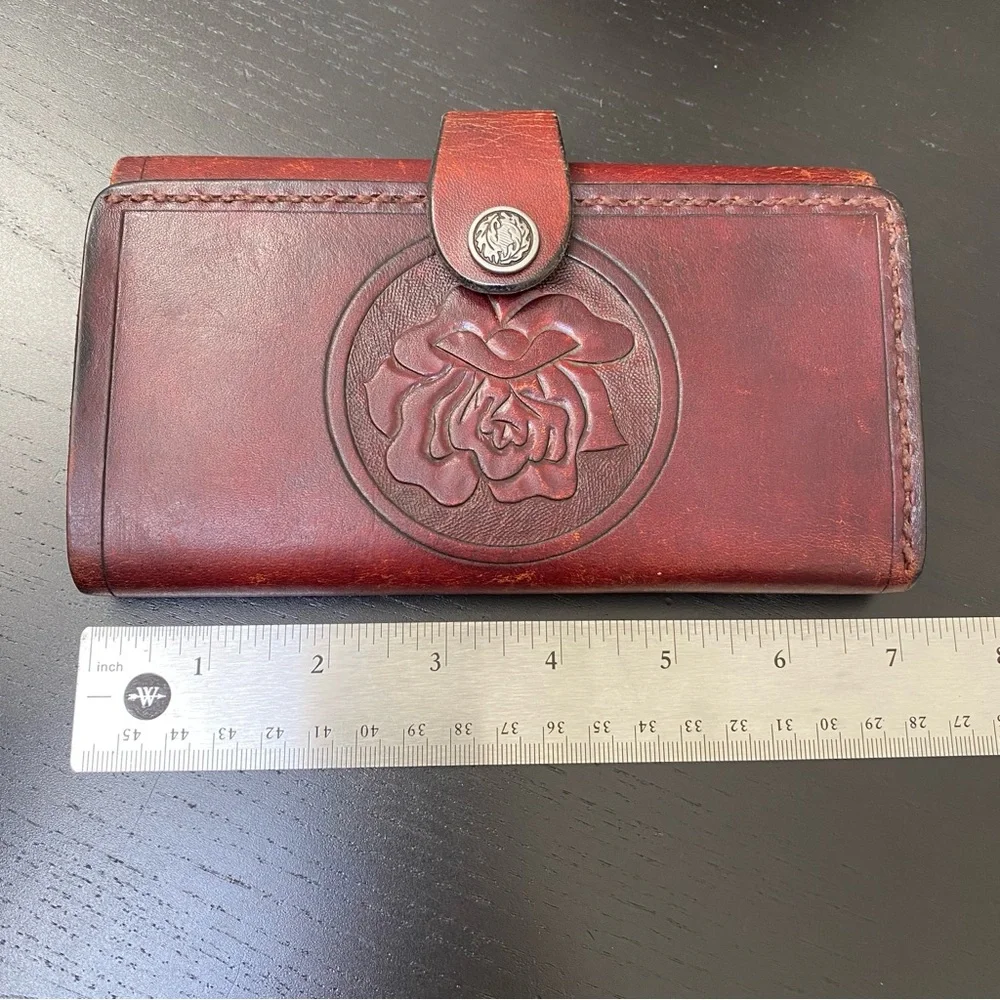 N/A elegant reddish